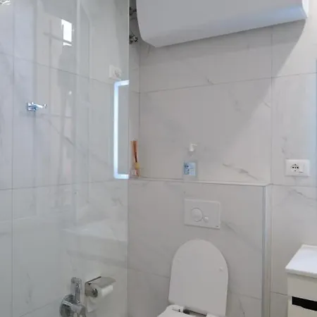 Apartament Kristi 02 *